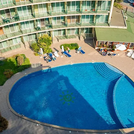 Julia Family - Menada