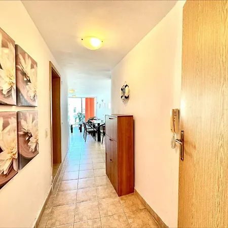 Julia Family - Menada 써니비치