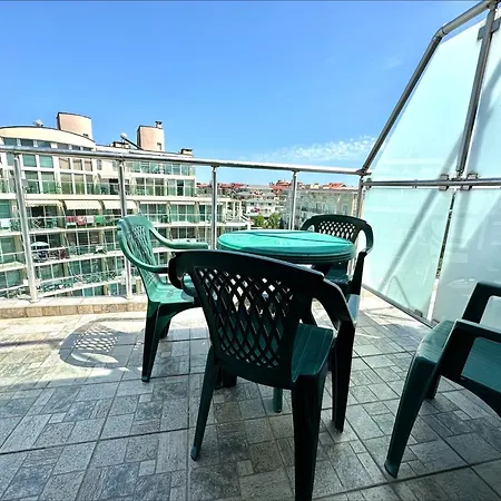 Julia Family - Menada * 써니비치