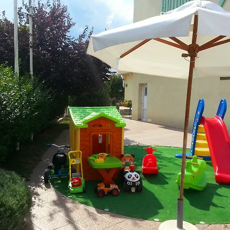 Julia Family - Menada * 써니비치