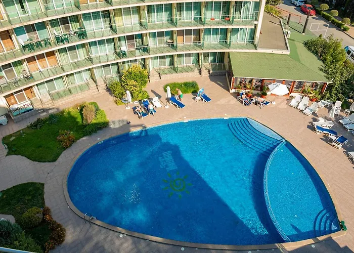 Julia Family - Menada