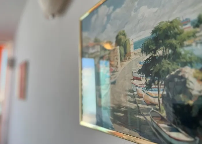 Julia Family - Menada Σάνι Μπιτς