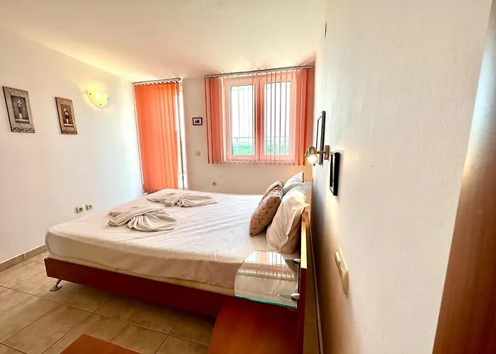 Julia Family - Menada * Σάνι Μπιτς