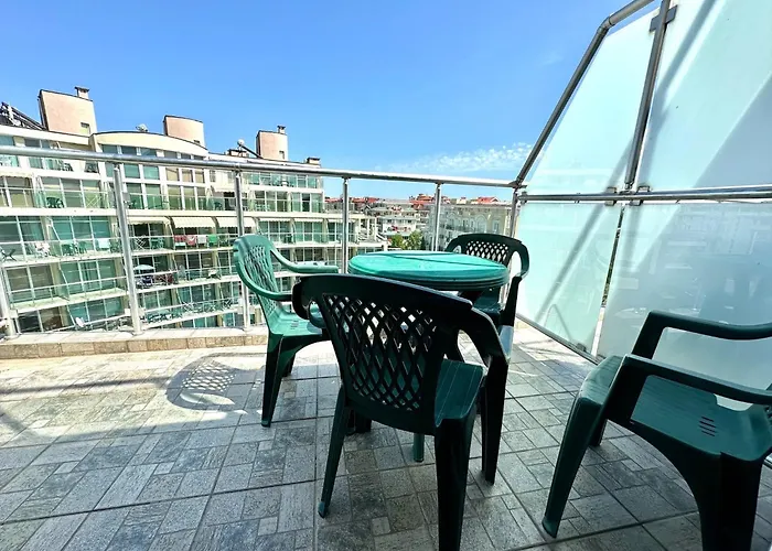 Julia Family - Menada * Σάνι Μπιτς