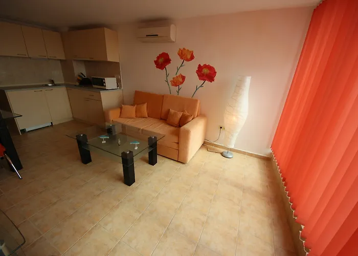 Julia Family - Menada * Σάνι Μπιτς