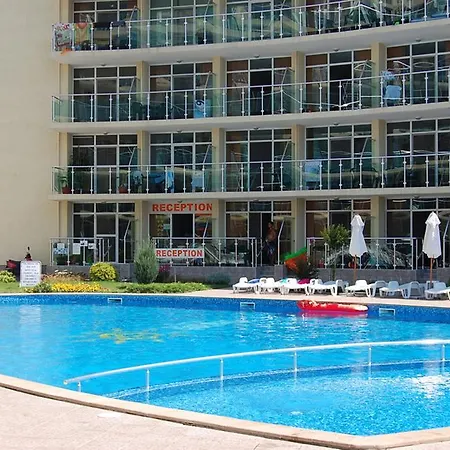 Julia Family - Menada *